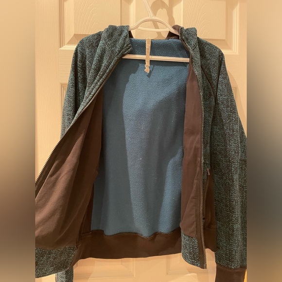 Men’s Lululemon zip up - Picture 3 of 4